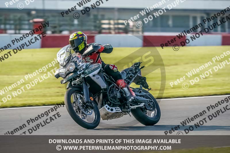 donington no limits trackday;donington park photographs;donington trackday photographs;no limits trackdays;peter wileman photography;trackday digital images;trackday photos